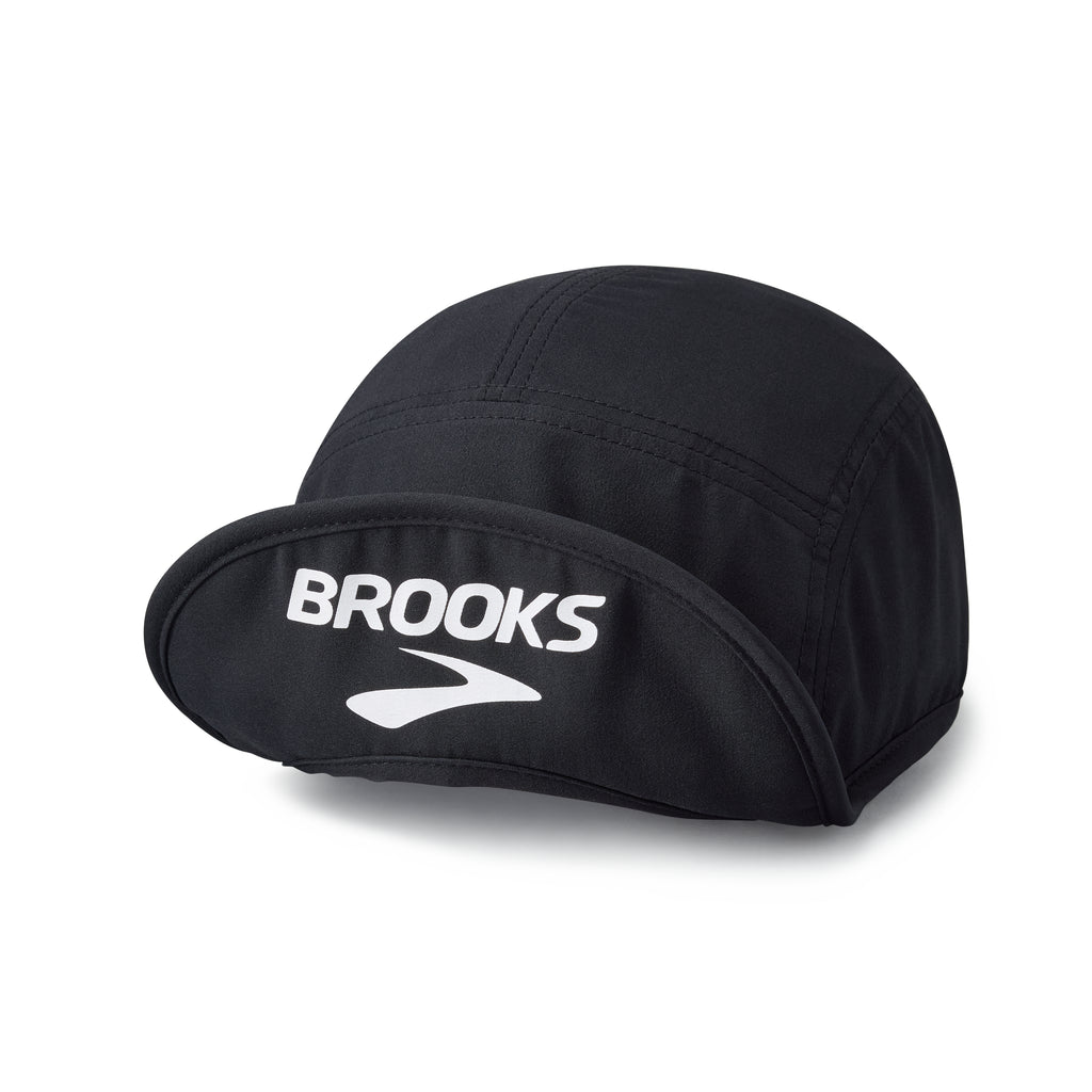 Brooks Lightweight Packable Hat. Black. Front/Lateral view.