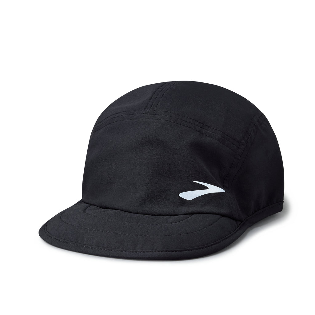 Brooks Lightweight Packable Hat. Black. Front/Lateral view.