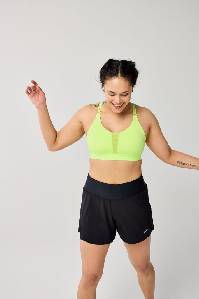 Women'e Brooks Plunge 3.0 Sports Bra. Yellow. Front view.