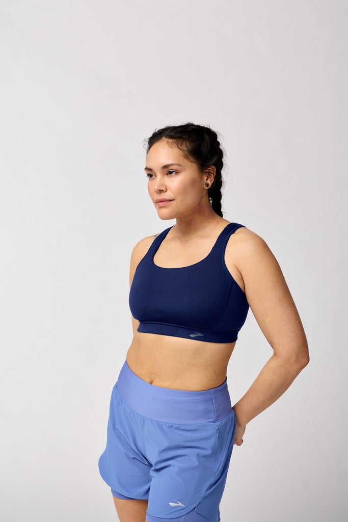 Women's Brooks Drive Convertible 2.0 Sports Bra. Dark Blue. Front/Lateral view.