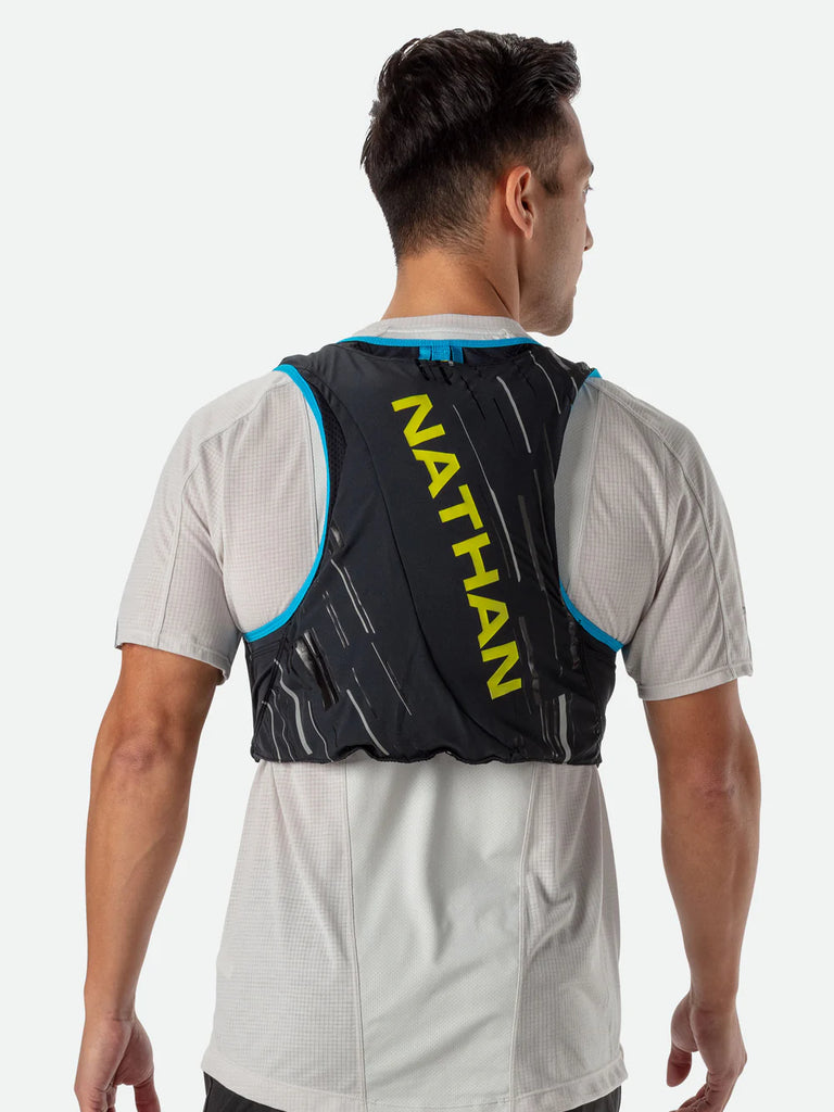 Unisex Nathan Pinnacle 4L Hydration Vest. Black.