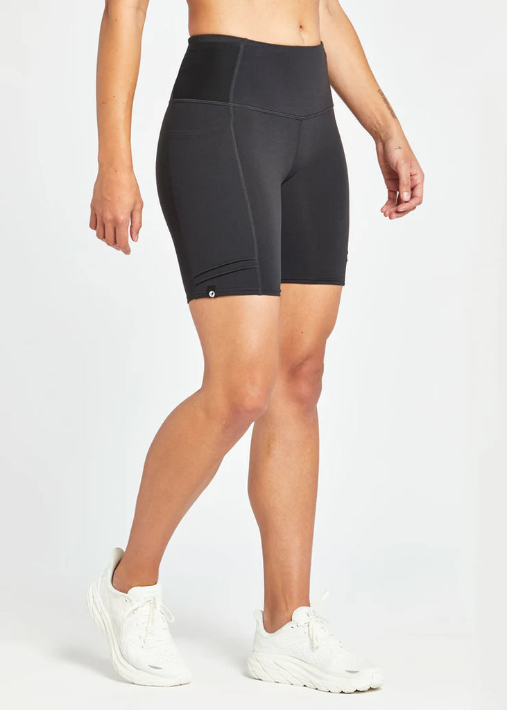 Women's Oiselle Mid Length Pocket Joggers. Black. Front/Lateral view.