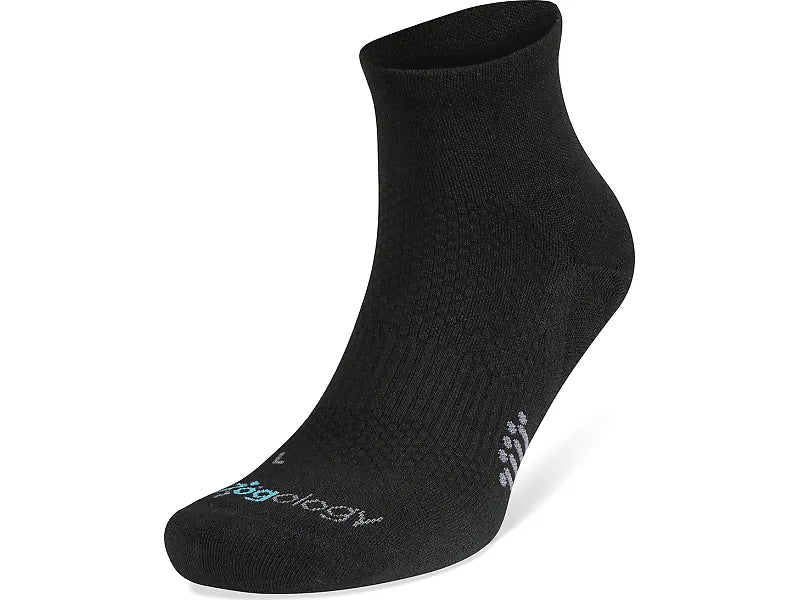 Jogology Medium Cushion Quarter Socks. Black. Front/Lateral view.