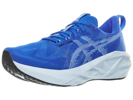 Men's Asics Novablast 5. Blue upper. Light Blue midsole. Lateral view.