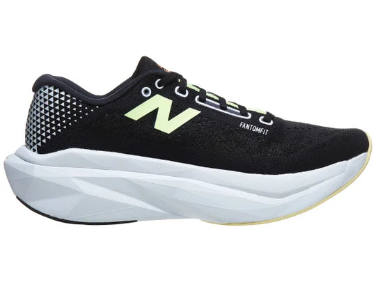 Men's New Balance Supercomp Trainer V3. Black upper. White midsole. Medial view.