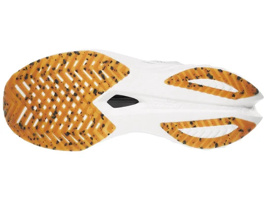 Men's Saucony Endorhpin Speed 4. White upper. White midsole. Bottom view.