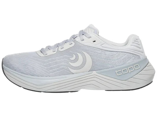 Men's Topo Ultrafly 5. Grey upper. Grey midsole. Lateral view.