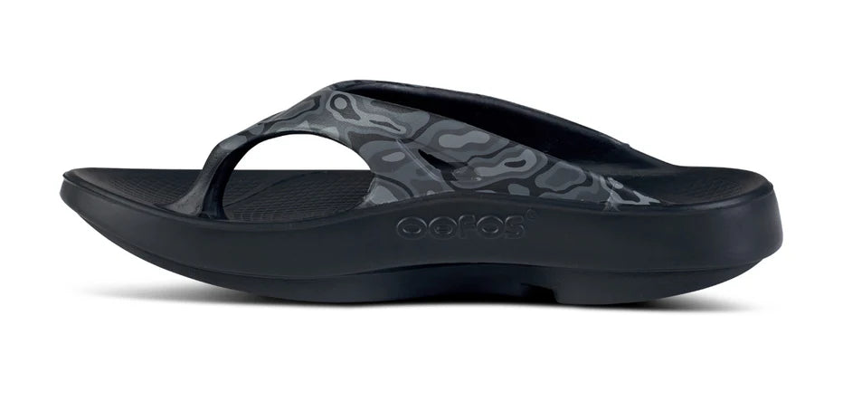 Oofos Ooriginal Sport Sandal. Black Camo. Medial view.