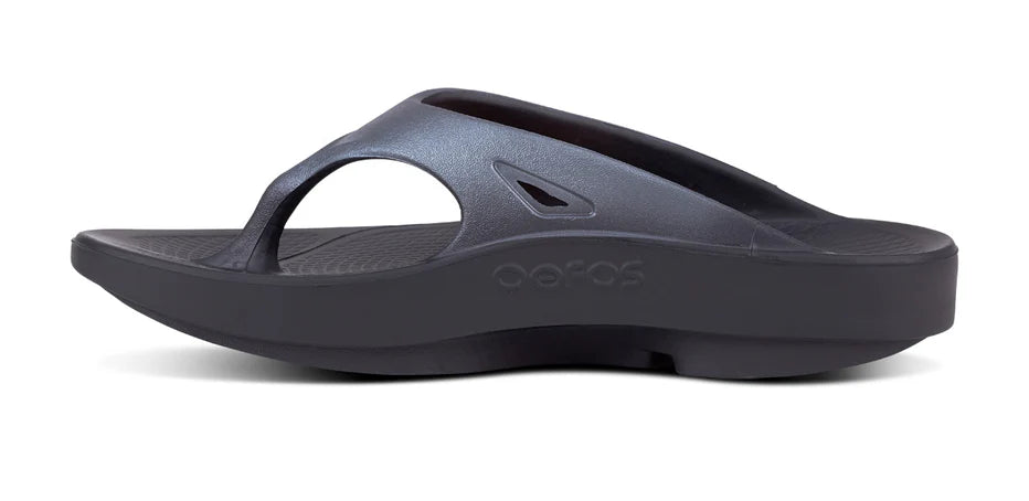 Oofos Ooriginal Sport Sandal. Gray upper. Black midsole. Medial view.