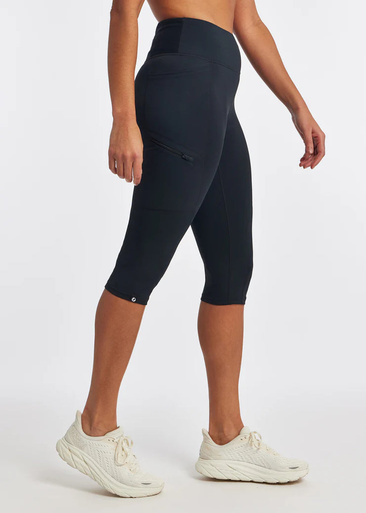 Women's Oiselle Pockito Knickers. Black. Lateral view.