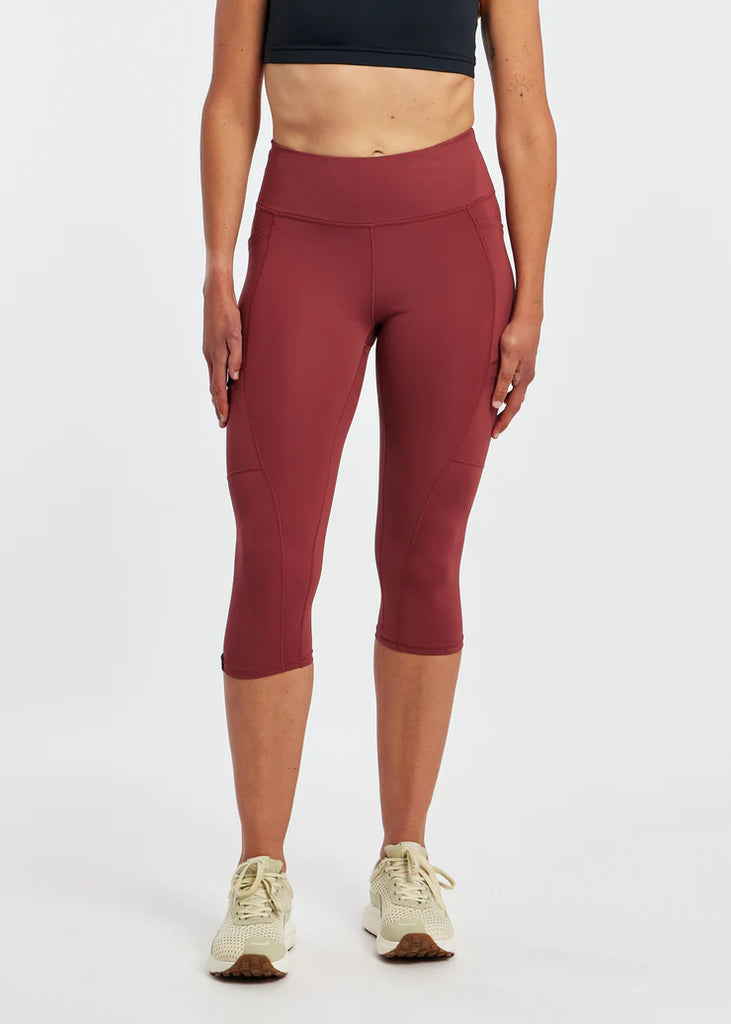 Women's Oiselle Pockito Knickers. Red/Brow. Front view.