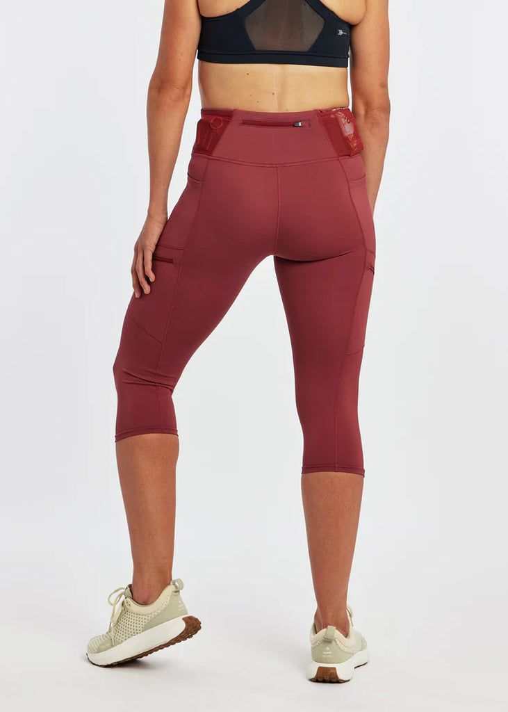 Women's Oiselle Pockito Knickers. Red/Brow. Rear view.