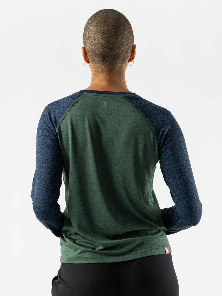 Women's rabbit EZ Long Sleeve Cropped. Green/Blue. Rear view.