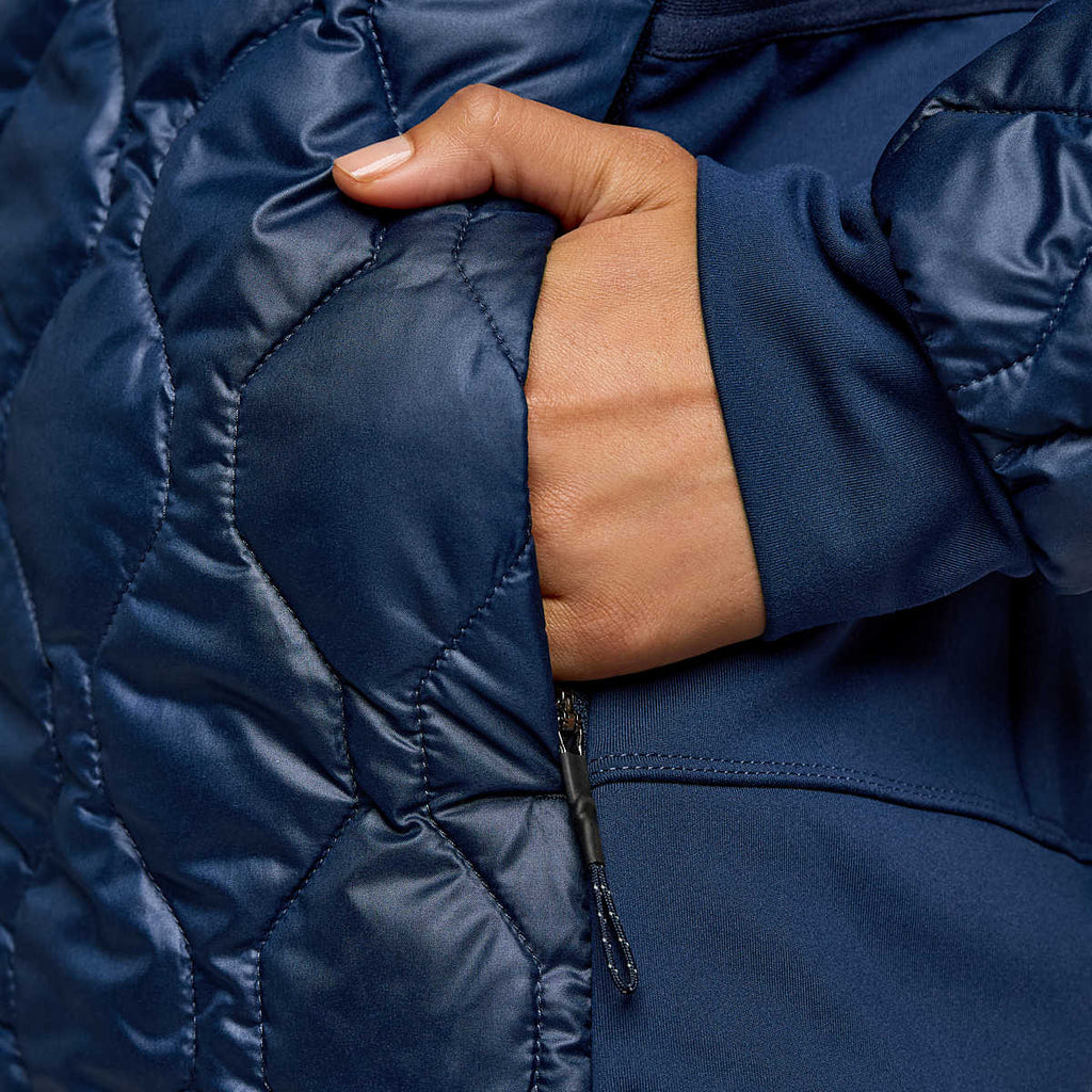 Women's Saucony Hurricane Insulated Jacket. Navy. Pocket closeup.