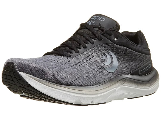 Women's Topo Magnifly 5. Black/Grey upper. Grey midsole. Lateral view.